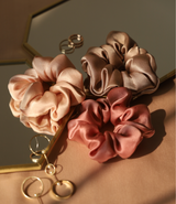 Glow Up Silk Pillowcase & Scrunchie Set